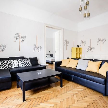 Downtown Circus Apartment Budapest Exteriör bild