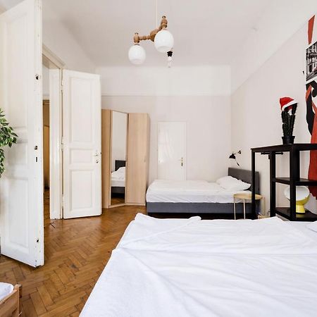 Downtown Circus Apartment Budapest Exteriör bild