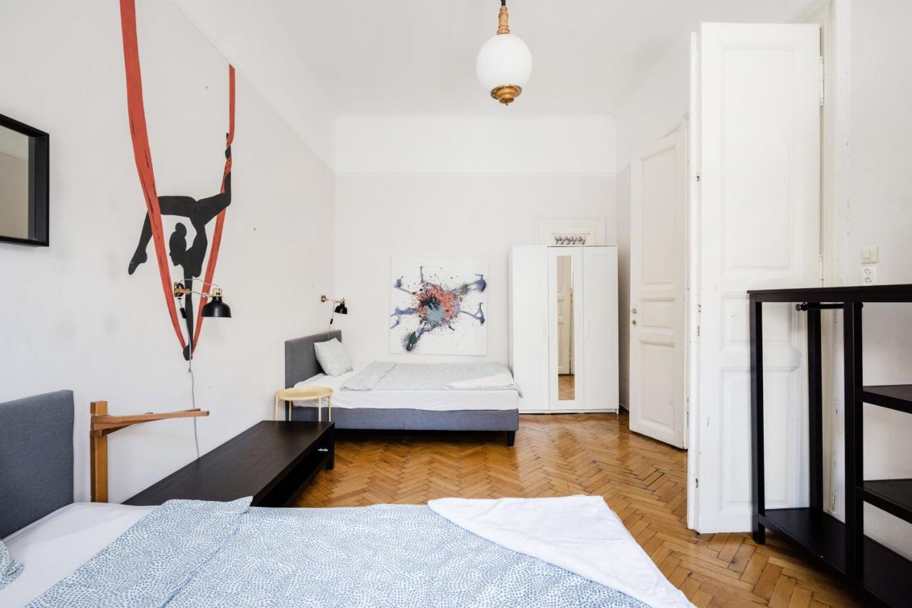 Downtown Circus Apartment Budapest Exteriör bild