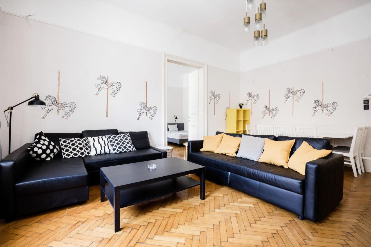 Downtown Circus Apartment Budapest Exteriör bild