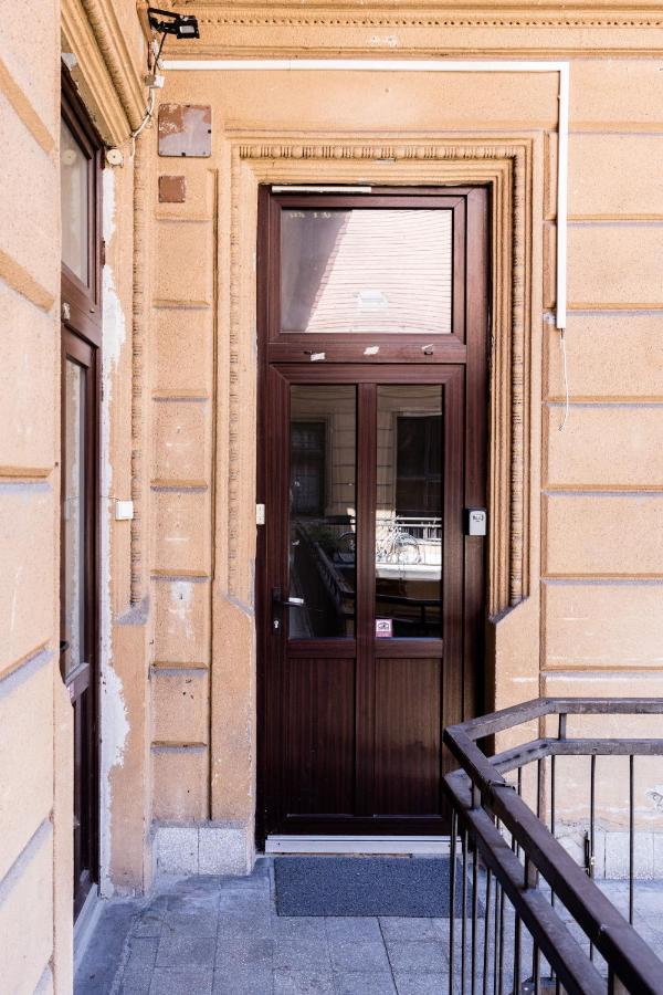 Downtown Circus Apartment Budapest Exteriör bild