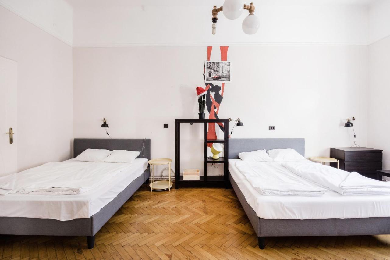 Downtown Circus Apartment Budapest Exteriör bild