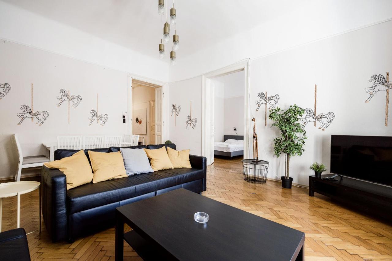 Downtown Circus Apartment Budapest Exteriör bild
