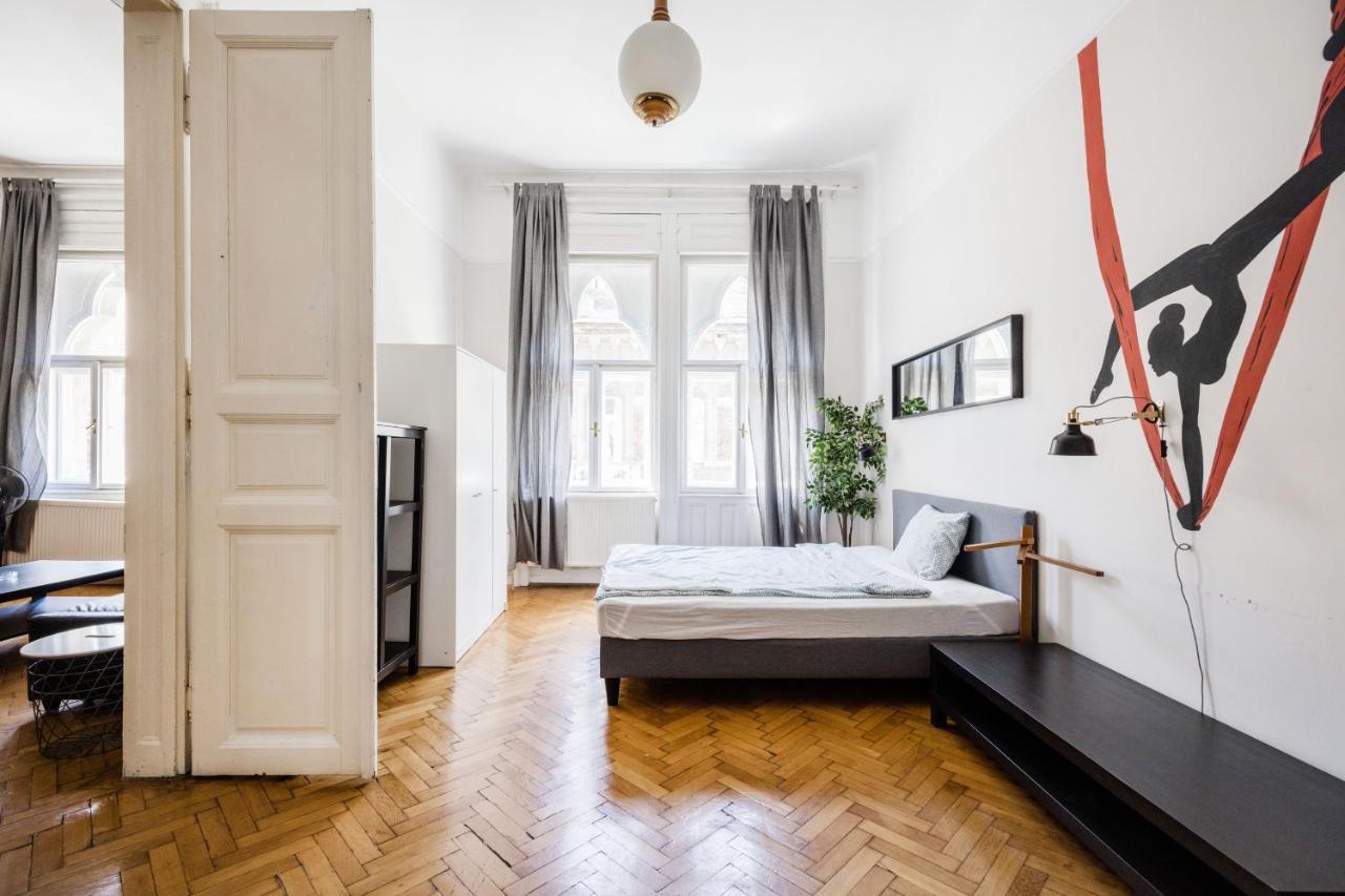 Downtown Circus Apartment Budapest Exteriör bild