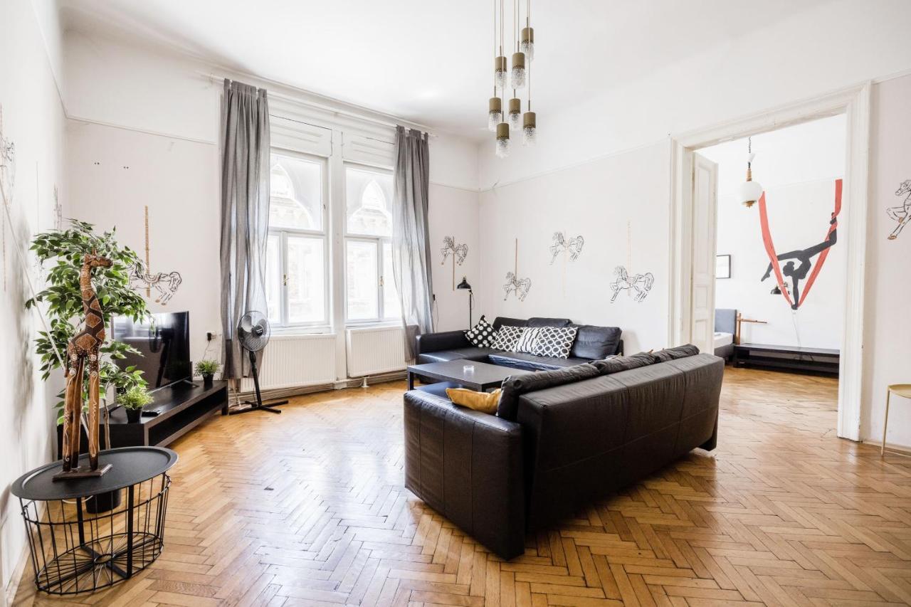 Downtown Circus Apartment Budapest Exteriör bild